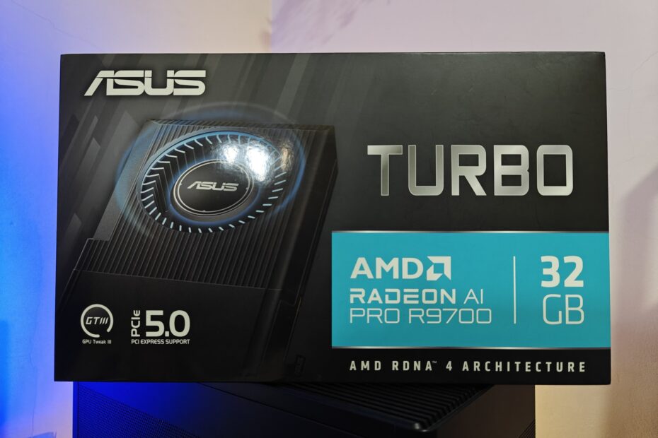 Asus AMD Radeon AI PRO R9700 Turbo